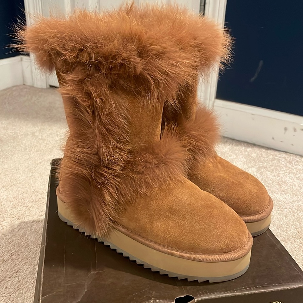 NIB Women’s Ausland Fox Fur Boots